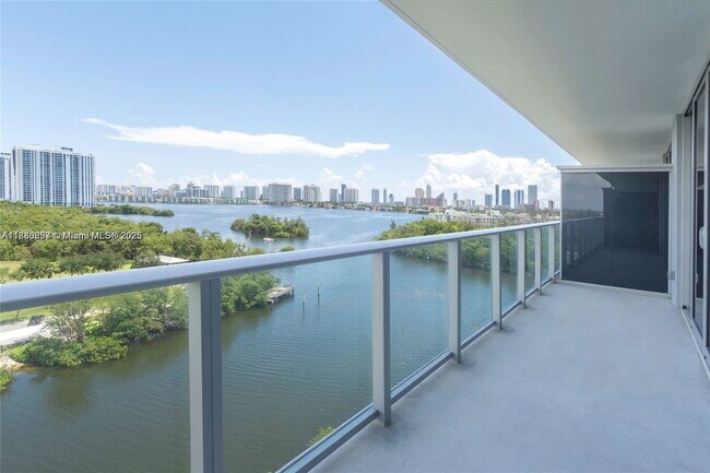 Photo - 16385 Biscayne Blvd Apartment