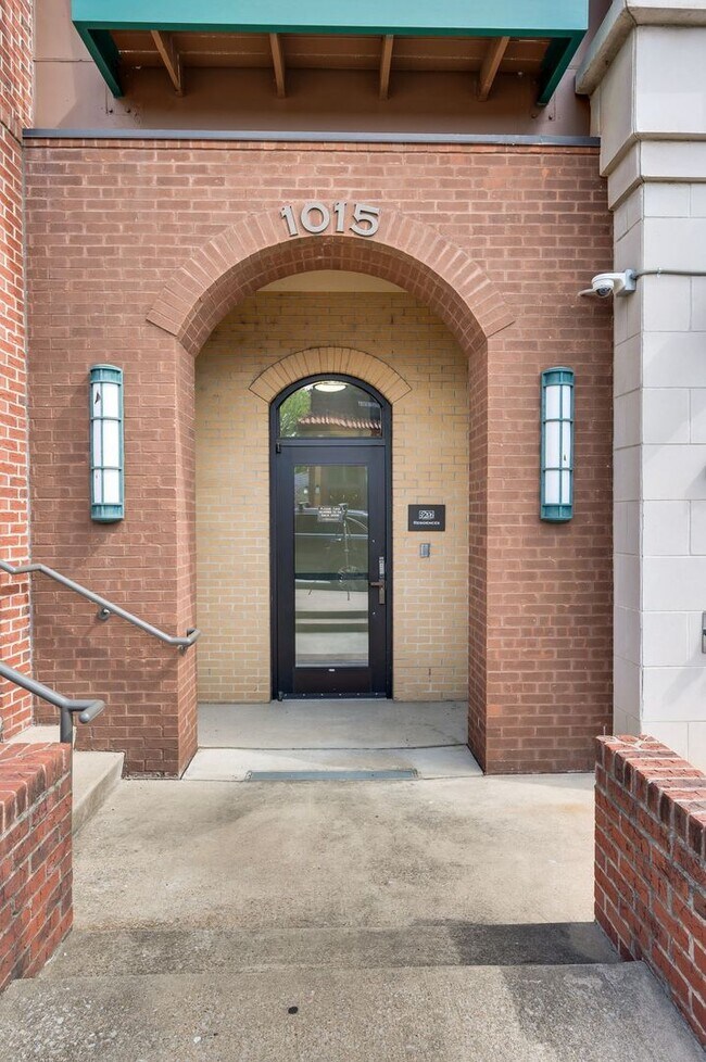 Foto del edificio - Awesome East Nashville 1BR/1BA condo in the iconic 37206 Building.