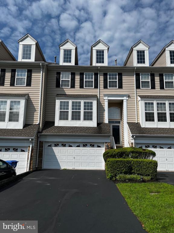 Building Photo - 244 S Azalea Ct