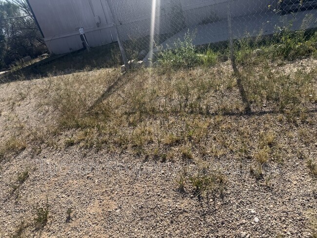 Foto del edificio - 1951 E Benson Hwy