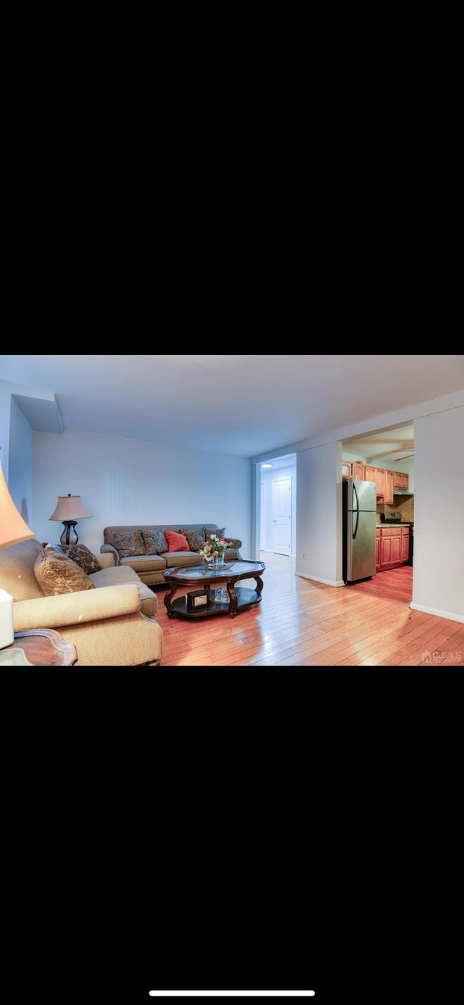 Building Photo - 500 S Center St