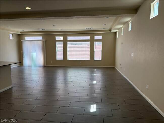 Building Photo - 6083 Crown Palms Ave