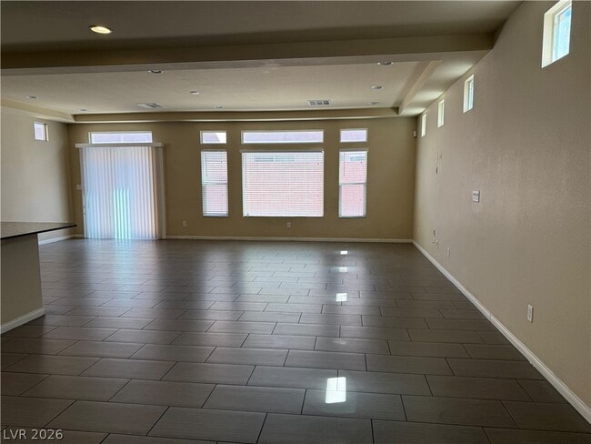 Foto del edificio - 6083 Crown Palms Ave