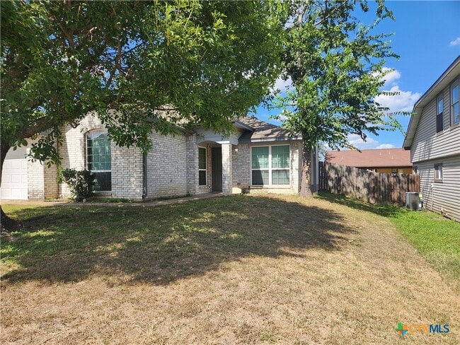 Building Photo - 2207 Bluebonnet Dr