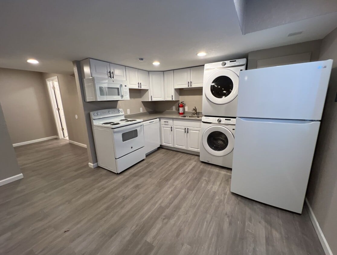 3 Bed 1 Bath in Denver's Elyria Swansea Neighborhood - 3 Bed 1 Bath in Denver's Elyria Swansea Neighborhood