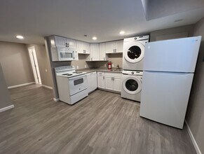 Building Photo - 4524 Thompson Ct