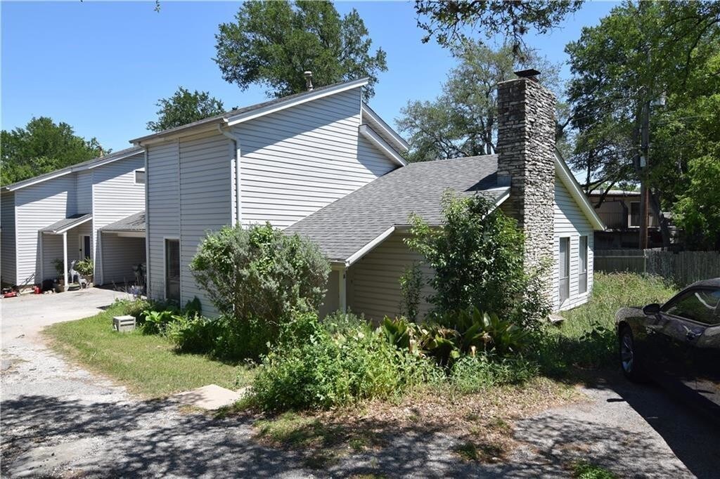 Primary Photo - 6102 Forest Hills Dr