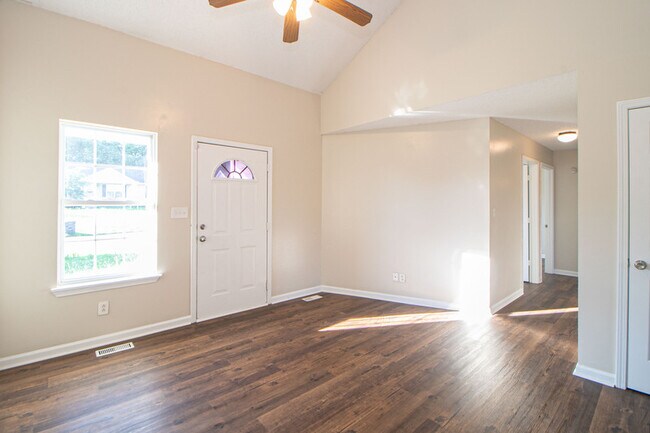 Building Photo - 529 Indian Ave