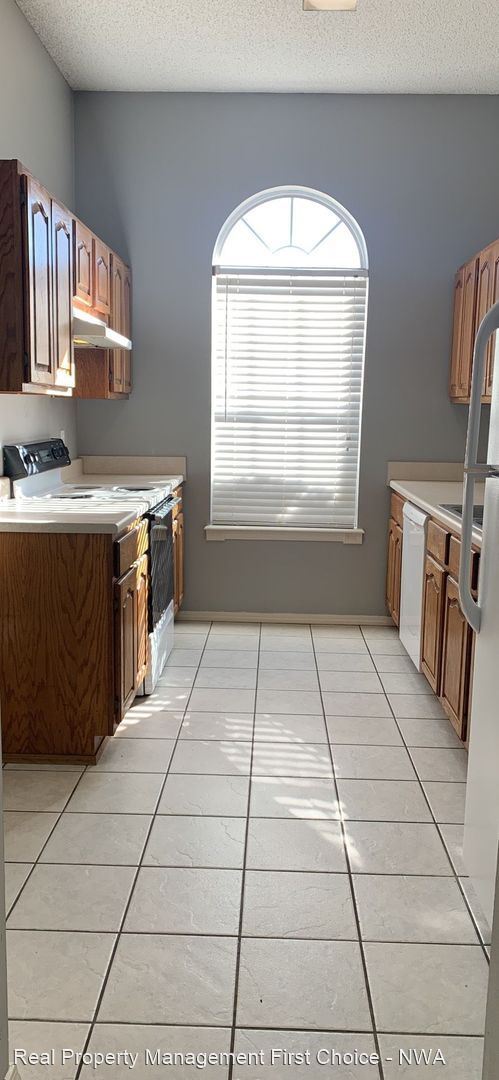 Building Photo - 3 br, 2 bath House - 2898 W Wildwood Drive