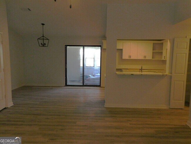 Foto del edificio - 1286 Britain Dr NW