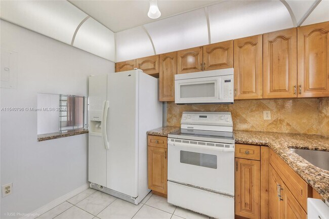 Building Photo - 8280 Sunrise Lakes Blvd