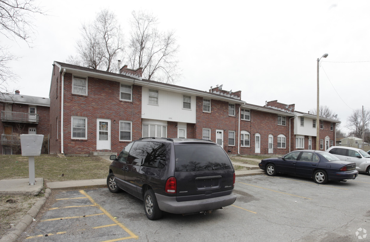 Primary Photo - Brickstone Townhomes