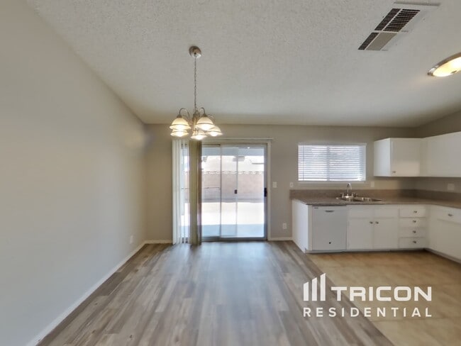 Foto del edificio - 1833 Ridgefield Dr