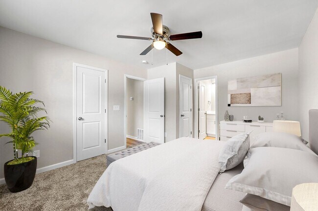 Foto del edificio - Spacious 3-bedroom, 2.5-bathroom End-unit townhome