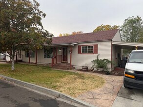 Building Photo - 1425 Farrell Ln