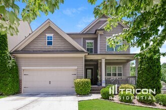 Building Photo - 5030 Glencliff Dr
