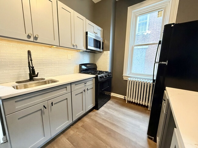 Building Photo - 347 Kerlin St