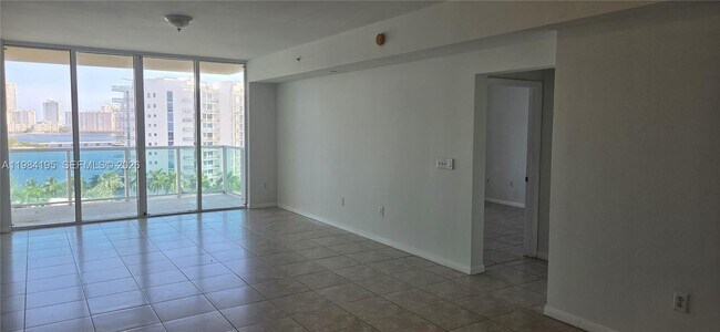 Foto del edificio - 3330 NE 190th St