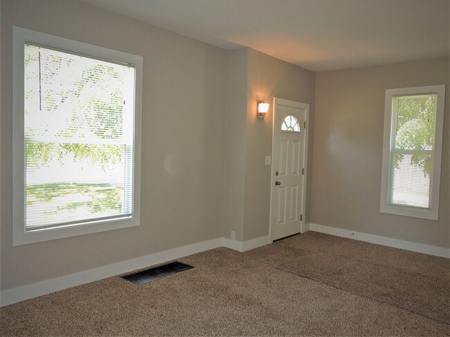 Building Photo - 1106 Titus Ave