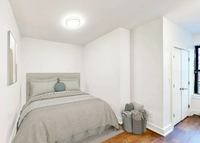 Photo - 44th Street Apartment