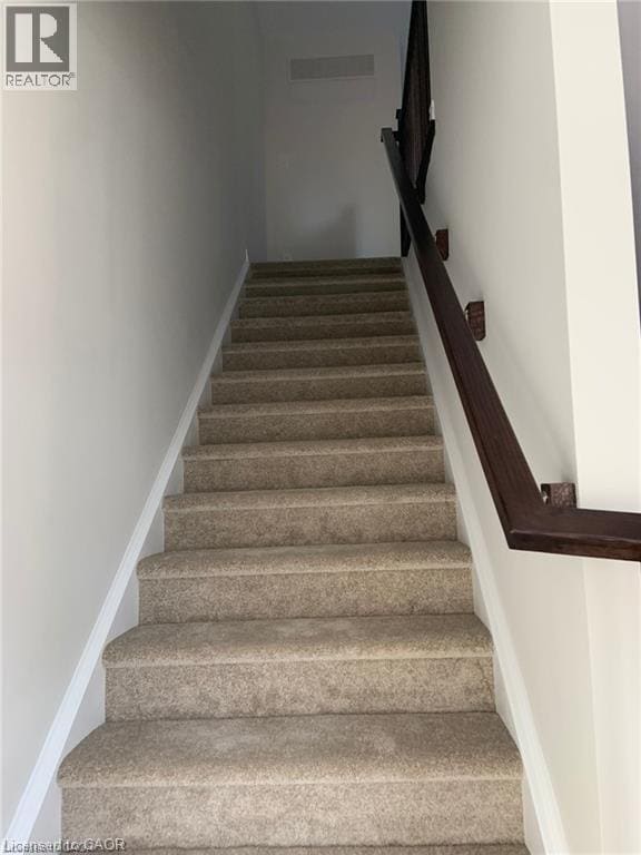 Building Photo - 100 Hollywood Ct