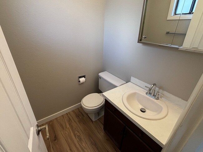 Building Photo - Duplex for rent!