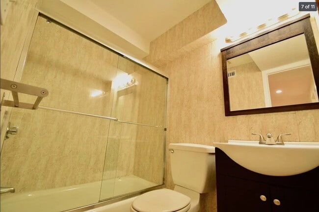 Foto del edificio - 73 Thatcher St