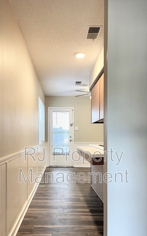 Building Photo - 4575 Buffer Dr