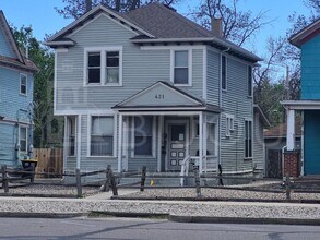 Building Photo - 427-431 E Bijou St