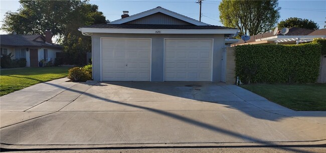 Building Photo - 14281 Green Valley Dr