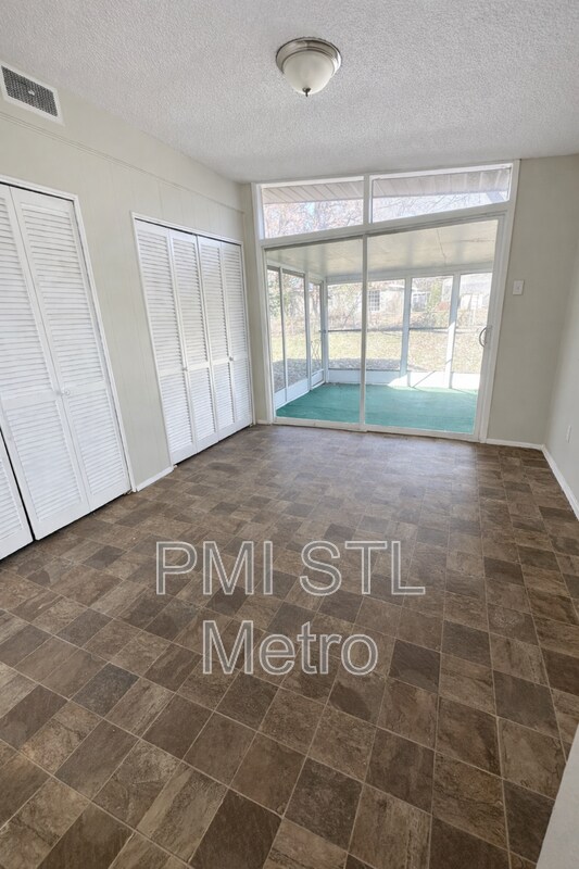 Foto del edificio - 8439 Alder Ave