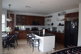 Building Photo - 9923 Springlake Cir