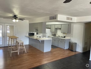 Building Photo - 128 E Hermosa Dr
