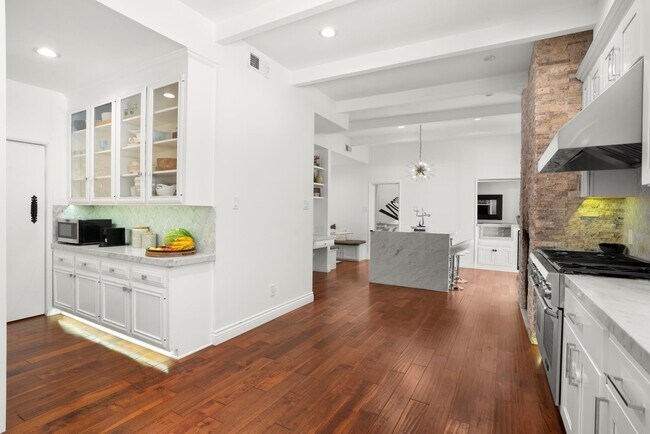 Building Photo - 2411 Benedict Canyon Drive