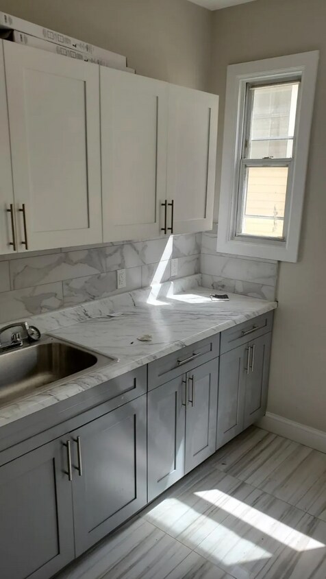 Foto principal - 94 Hawthorne Ave