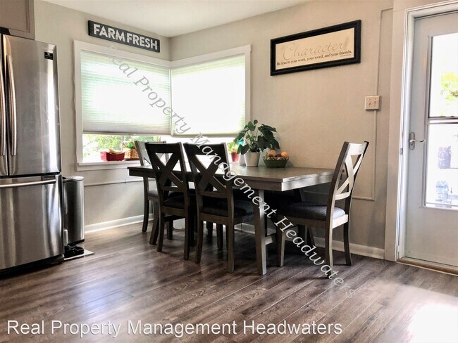 Building Photo - 3 br, 1 bath Apartment - 1038 Butte Avenue