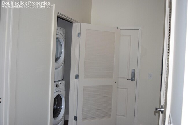 Foto del edificio - 180 Eastern Ave