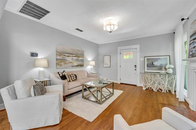 Foto del edificio - 6227 Lakeshore Dr