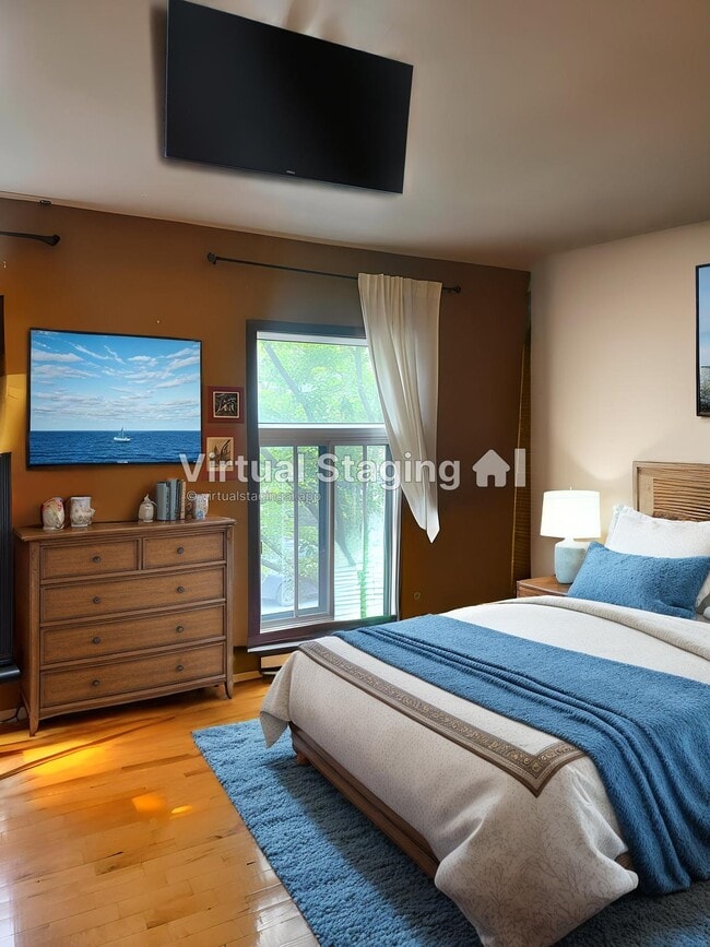 Building Photo - 4399 Boul Saint-Laurent