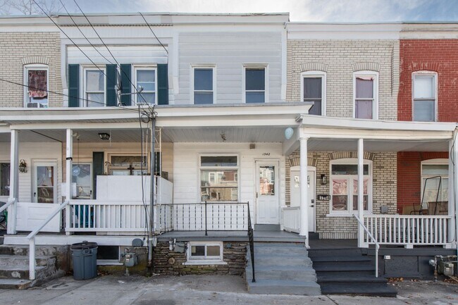 Foto del edificio - 1542 Warren St