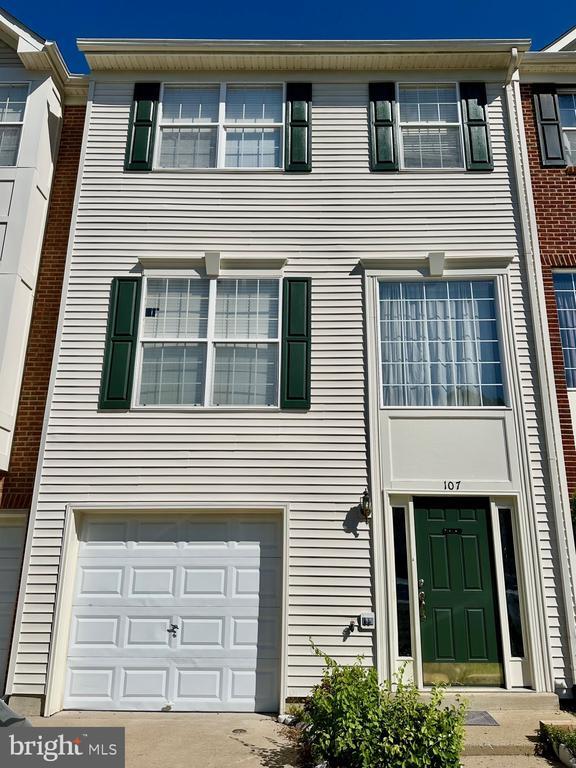 Foto principal - 107 Hemlock Dr