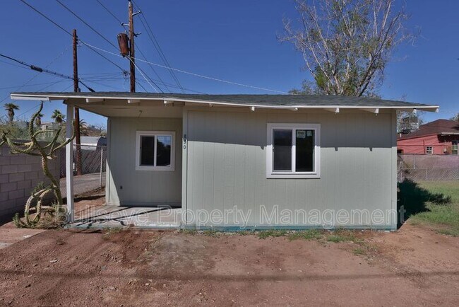 Building Photo - 830 N 10th St