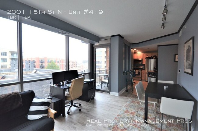 Building Photo - Beautiful Corner Unit at the Odyssey!