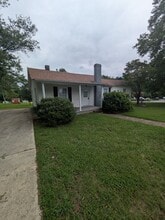 Building Photo - 1806 17th St NE