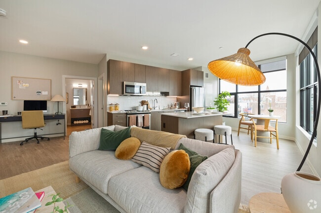 Interior Photo - South Standard