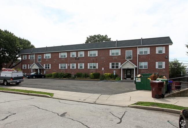 Building Photo - 4445 Kendrick St