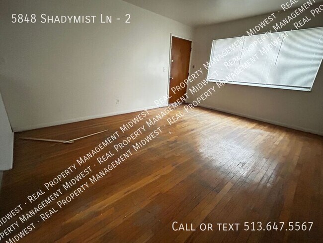 Foto del edificio - 5848 Shadymist Ln