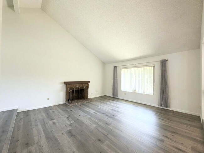 Building Photo - La Costa Charmer w/ Large Yard and Pool!