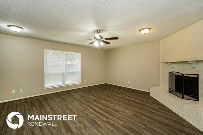 Building Photo - 544 Fox Dr