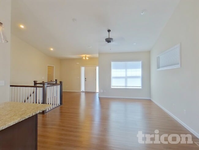 Building Photo - 1341 Meadow Ln
